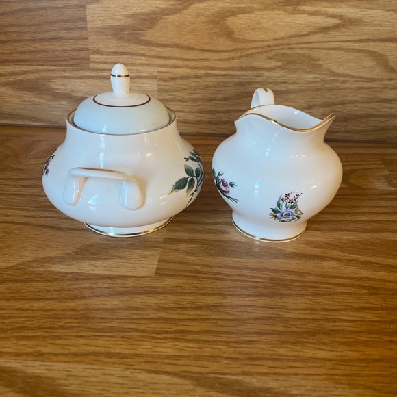 Minton English Rose (Fine Bone China) Creamer And Table Sugar Bowl / Lid… - Picture 5 of 12